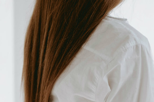 Rewolucyjna metoda OMO dla zniszczonych włosów podbija Internet. Na czym polega?