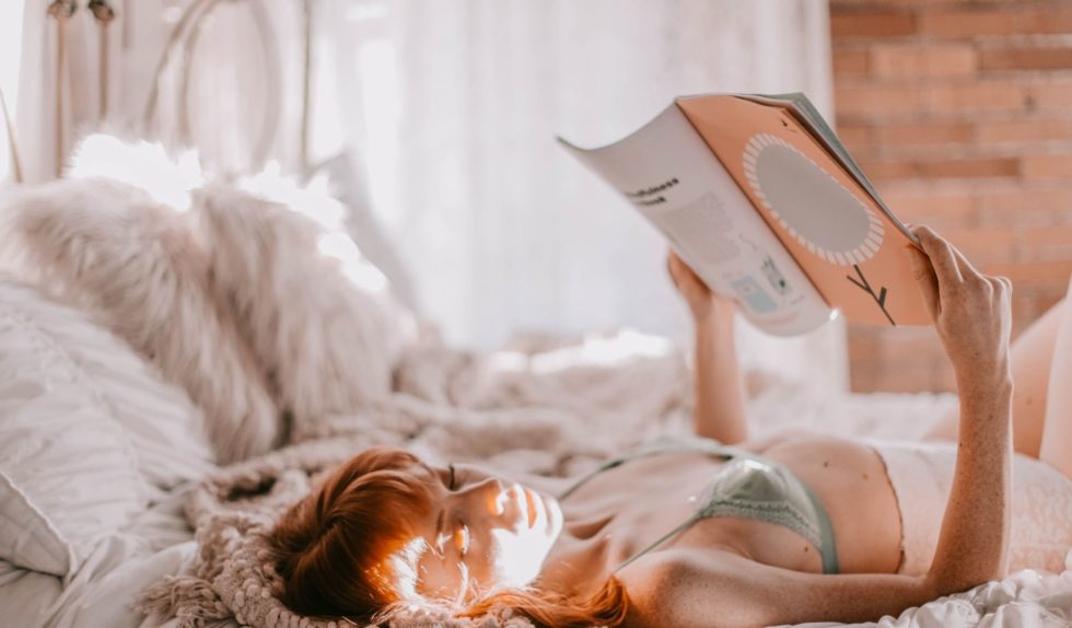 Odpoczywasz od stanika w czasie kwarantanny? Zapytałyśmy brafitterkę, czy wpływa to na kondycję biustu