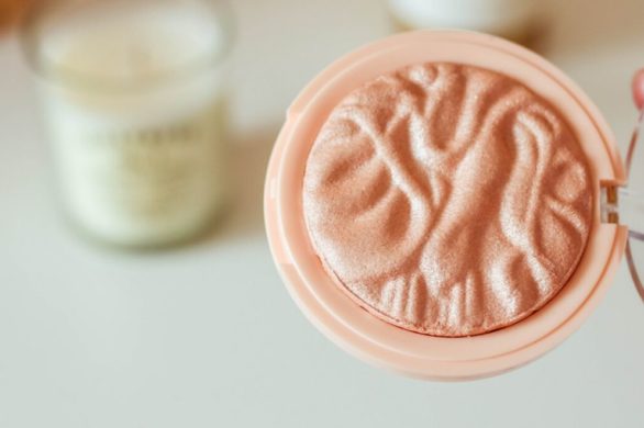 Konturowanie twarzy sprawia Ci problem? Po obejrzeniu tego filmiku będziesz wiedziała o tym wszystko