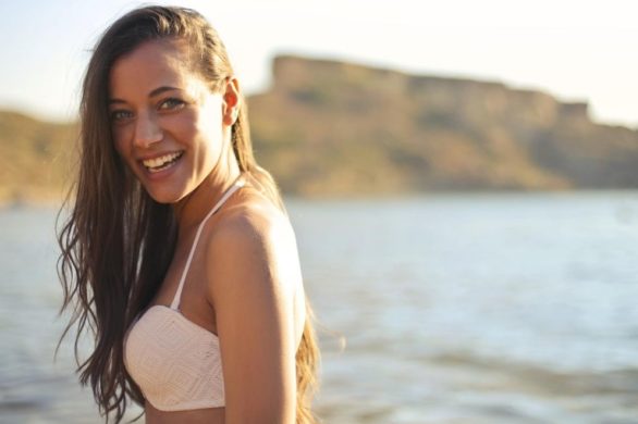 Przesuszona skóra latem to poważny błąd. Oto kosmetyk, który zapewnia intensywne nawilżenie