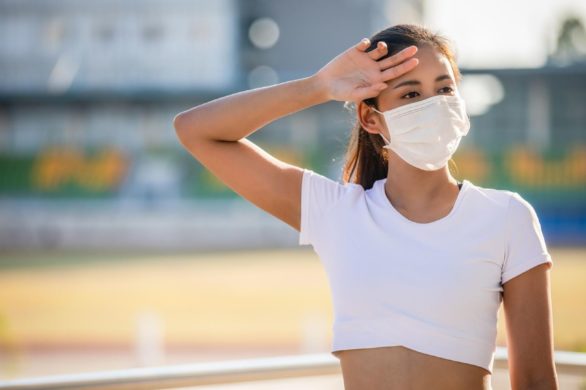 Maseczki ochronne: jak je nosić, aby nie zaszkodziły zdrowiu? Pulmonolodzy odpowiedzieli