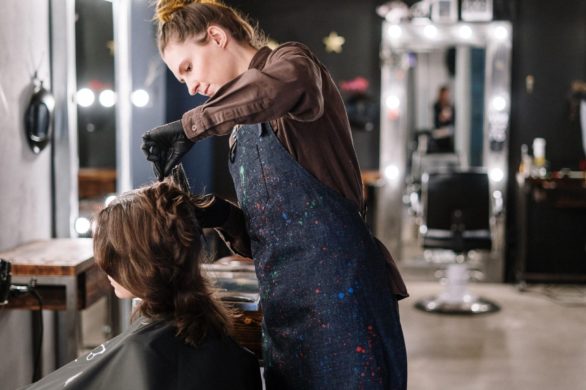 Salted caramel mocha to zapowiadany hit jesiennej koloryzacji włosów! Wygląda bosko