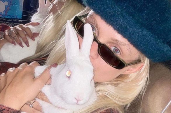 Zdjęcie Margaret wywołało mnóstwo kontrowersji. Uwagę internautów przykuł nie tylko dziwny manicure