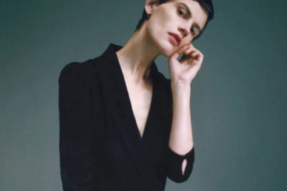 Chcesz się wyróżniać swoją świąteczną stylizacją? Ta modowa perełka z Zary Ci w tym pomoże!