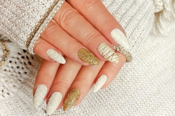 Sylwestrowy manicure w klimacie bogatego złota. Piękne i eleganckie paznokcie!