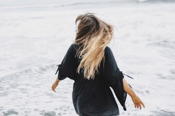 Co jest dobre na szybki wzrost włosów? Spróbuj pielęgnować je do góry nogami! Metoda inwersji przyspiesza porost i maksymalnie odżywia pasma