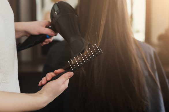 Cała prawda o podcinaniu włosów. Jak często powinnaś to robić?