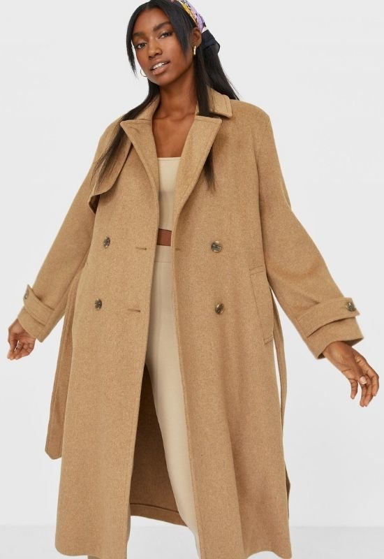 piaskowy płaszcz na zimę ze Stradivariusa