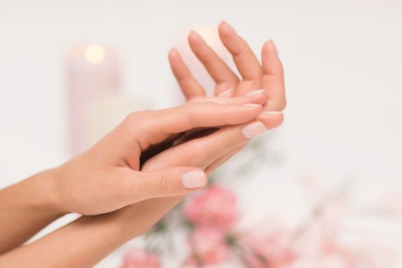 Manicure biologiczny – pielęgnacja na najwyższym poziomie. Poprawia kształt paznokci, nabłyszcza i intensywnie je wzmacnia