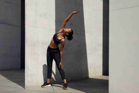 Damska odzież sportowa – modne ubrania na fitness