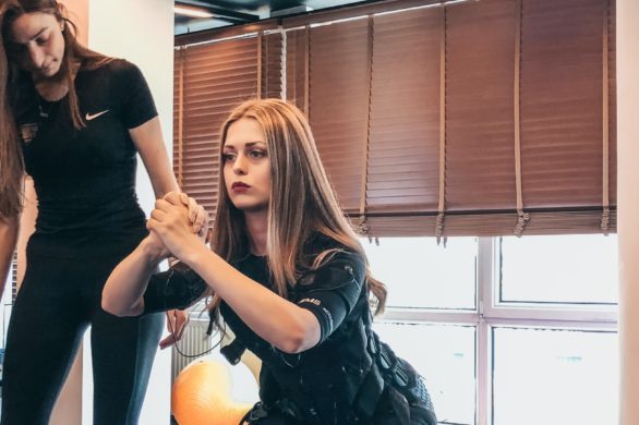 Ten trening w ciągu 20 minut spala aż 1200 kalorii. Na czym polega?