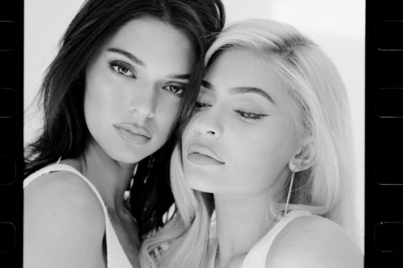Bestsellerowa kolekcja od Kendall i Kylie Jenner jest dostępna w Biedronce! Ile zapłacimy za ich torebki?