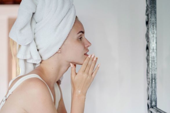 Ten kwas jest idealny dla cery trądzikowej. Wszystko, co musisz o nim wiedzieć