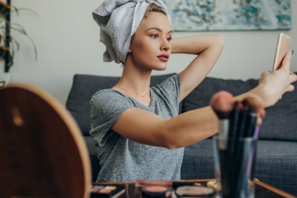 Dzięki tej prostej zmianie Twój makijaż będzie wyglądać olśniewająco!