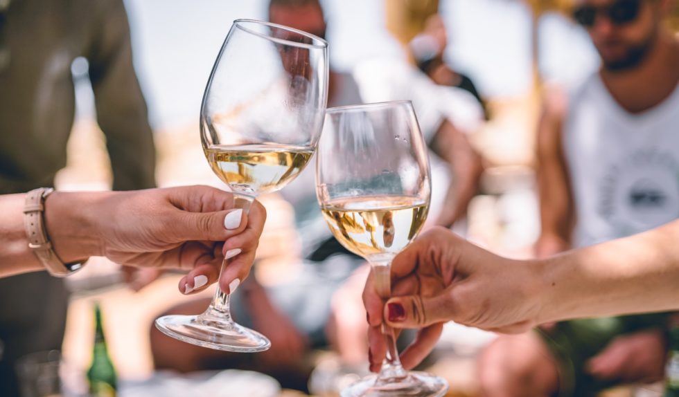 (nie)Winne garden party – poznaj nowe lekkie smaki w wakacyjnym klimacie z Winiarni Zamojskiej