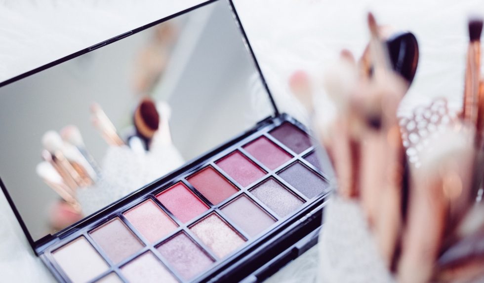 Makijaż dzienny kosmetykami naturalnymi – dlaczego warto?