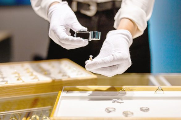 Jaka próba złota pierścionków zaręczynowych jest najlepsza i dlaczego?