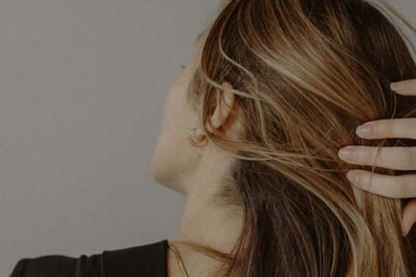 Ekstrakt z opuncji figowej, witamina E i proteiny pszeniczne – oto przepis na odbudowę włosów po lecie. Recenzja kosmetyków Barwa Cosmetics