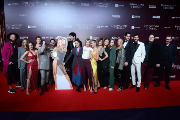 Premiera filmu „Dziewczyny z Dubaju”. Doda nie pojawiła się osobiście, ale i tak zaskoczyła wszystkich