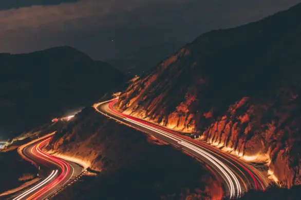 Sztuczna inteligencja zamienia tekst w zdjęcia. Czym jest GauGAN2?