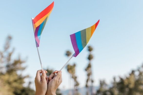Raport o sytuacji osób LGBT+ w Polsce. Rośnie depresja, 12% chce wyjechać z kraju