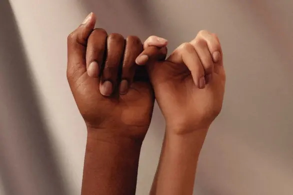 Jak zachować mocne i zdrowe paznokcie w zimie w kilku prostych krokach