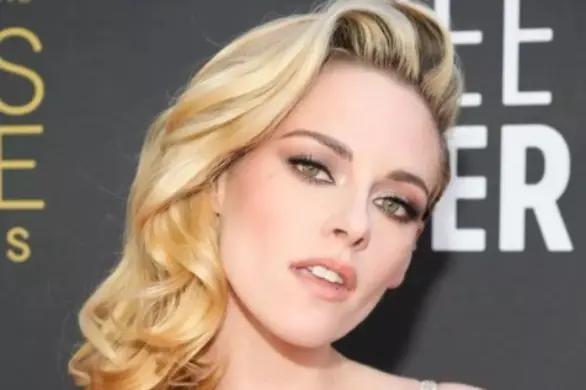 Kristen Stewart w kultowej markizetowej sukni Marilyn Monroe