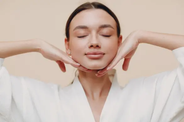 Ultra błysk: idealny wakacyjny sposób na makijaż!