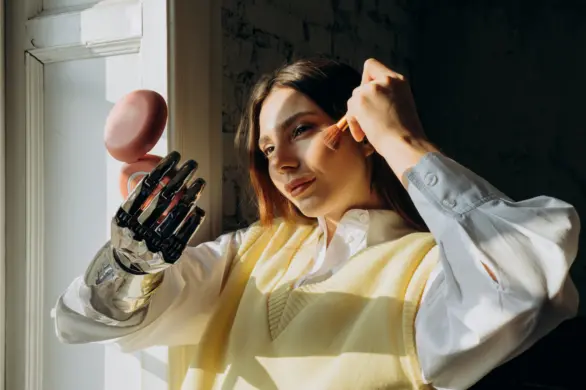 Syrenie oczy to zmysłowy trend w makijażu uwielbiany przez Megan Fox i Bellę Hadid