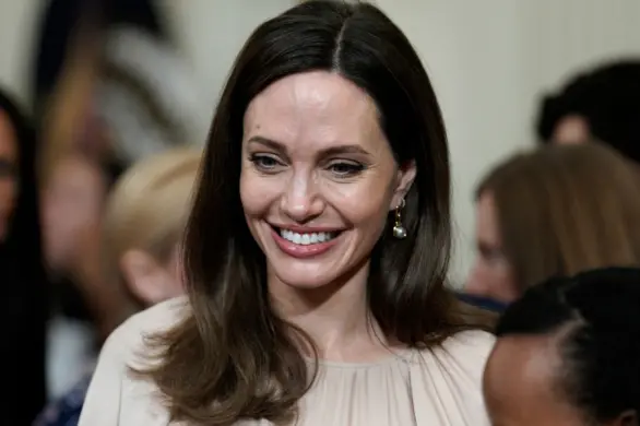 Angelina Jolie ujawnia zdjęcia siniaków. Najnowszy raport FBI pogrąży Brada Pitta?