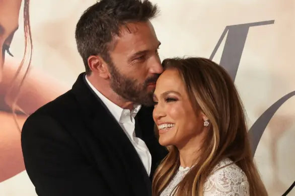 Wszystkie tajemnice dotyczące trzech sukien ślubnych Jennifer Lopez