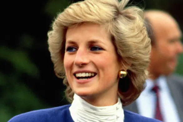 Księżna Diana przewidziała swój śmiertelny wypadek samochodowy w przerażającej notatce