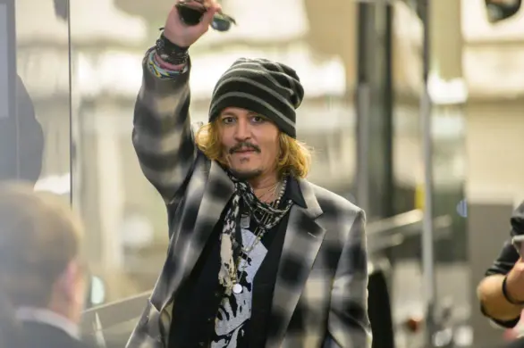 Johnny Depp przeszedł metamorfozę. Wygląda zupełnie inaczej
