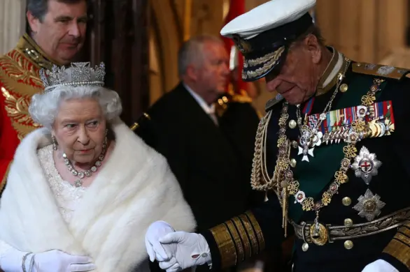 Rodzina królewska: twórcy serialu „The Crown” zbadają plotki o księciu Filipie