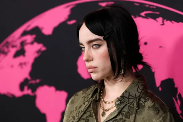Billie Eilish sfotografowana z ogromnymi siniakami