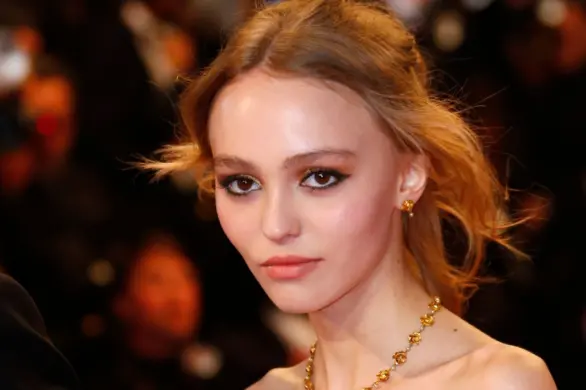 Lily-Rose Depp o traumie doznanej po roli jej ojca w ,,Edwardzie Nożycorękim”