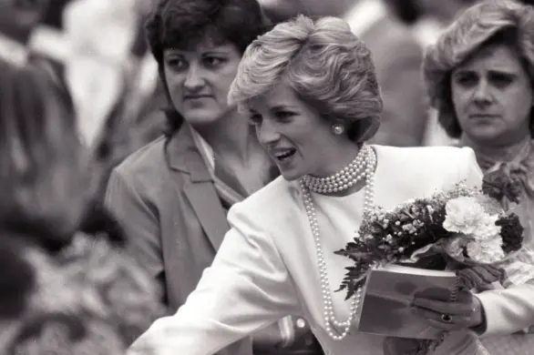 Dior przywraca kultową torebkę księżnej Diany z lat 80.