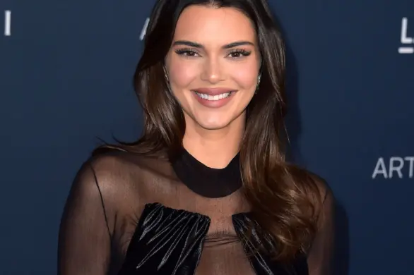 Z tej sztuczki korzysta Kendall Jenner. Nic nie kosztuje, a stylizacje wyglądają genialnie