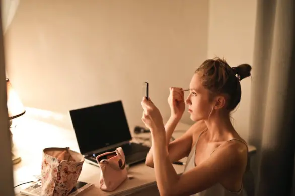 Perfekcyjny makijaż wieczorowy — co go charakteryzuje?