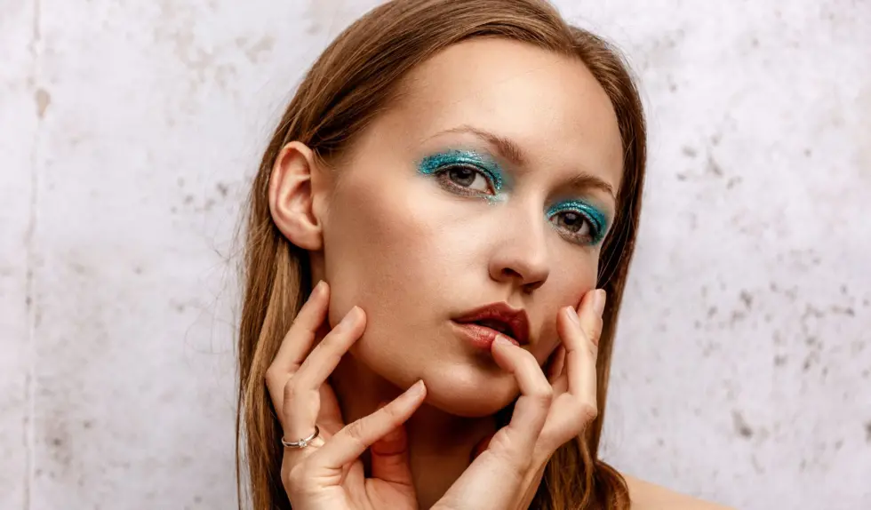 Makijaż na sylwestra. Sześć pomysłów na modny i efektowny make up Makijaż na sylwestra. Sześć pomysłów na modny i efektowny make up