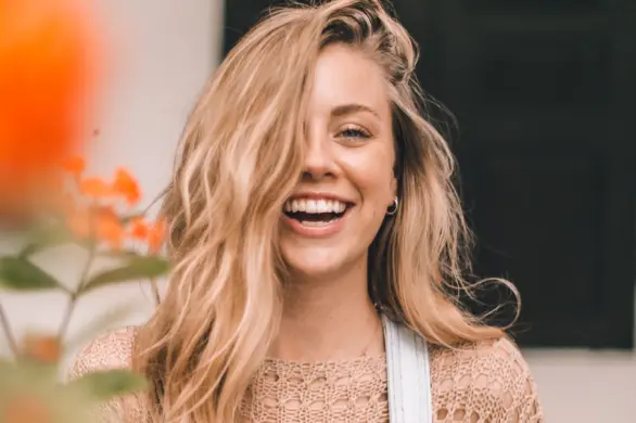 Ten „przestarzały” produkt do stylizacji włosów powraca. Zyskasz maksymalną objętość i trwałość fryzury