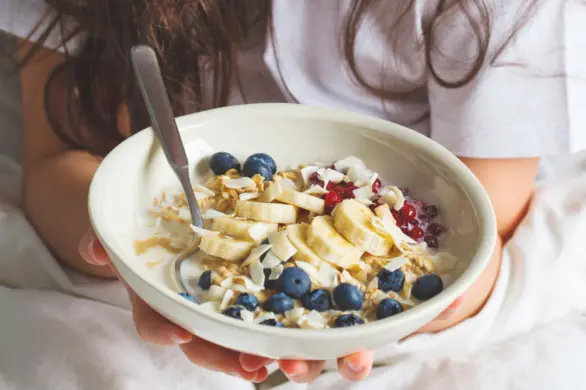 Najlepsze owoce na śniadanie. Zapewnią uczucie sytości i dodadzą Ci energii na cały dzień