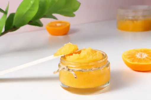 Pomarańczowy peeling do twarzy. Zrobisz go sama, zadziała fantastycznie