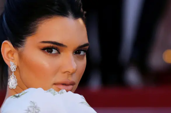 Kendall Jenner bryluje w Aspen ubrana jak z okładki