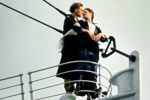 „Titanic”: fani oburzeni „ohydnymi” włosami Kate Winslet na plakacie z okazji 25-lecia