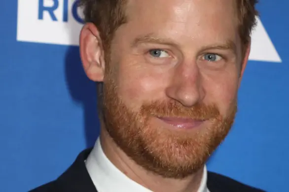 Książę Harry przyznaje, że „sprawdza fakty” podczas oglądania „The Crown”