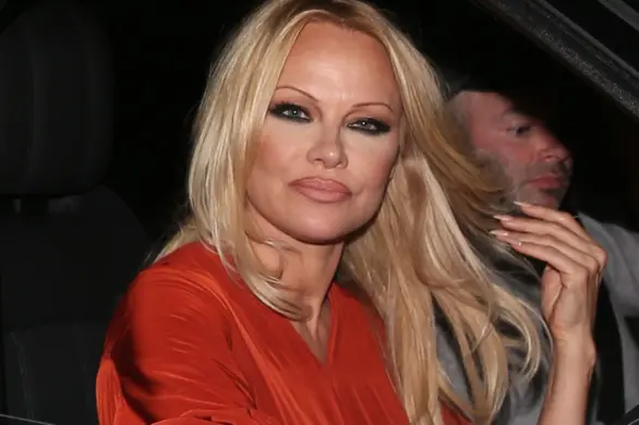 Pamela Anderson wyjaśnia dlaczego nigdy nie przeczytała listu od gwiazdy serialu „Pam i Tommy”