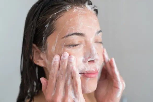 60-sekundowy trik oczyszczający, który odmieni Twoją skórę