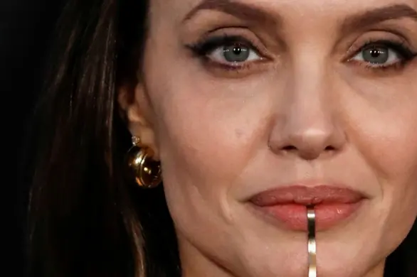 Jak naprawdę Angelina Jolie wygląda pod makijażem?