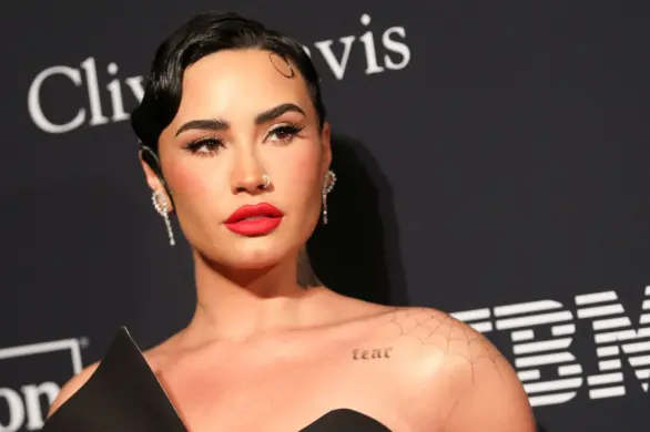 Demi Lovato debiutuje na czerwonym dywanie ze swoim chłopakiem Jordanem Lutesem